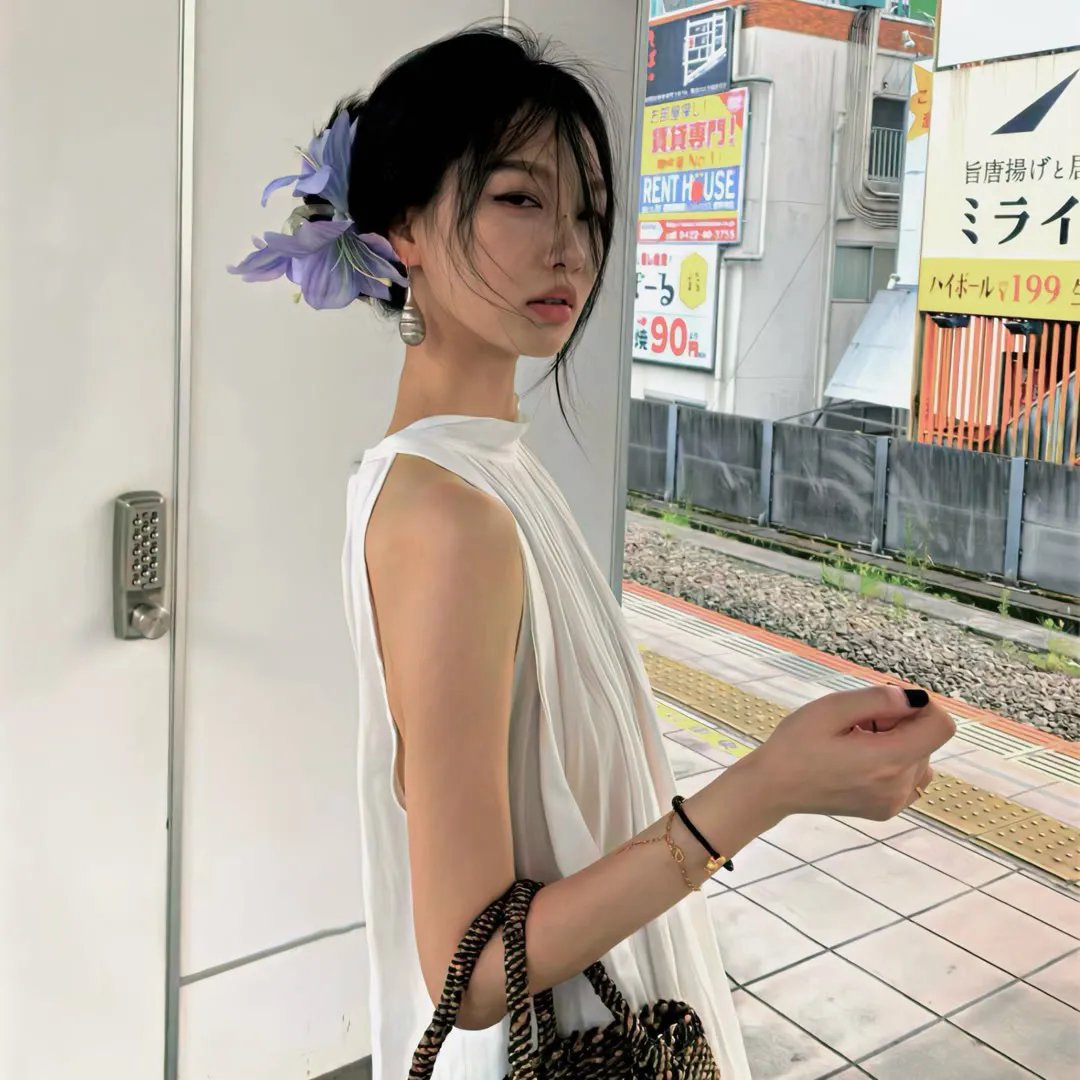 蒙面纱的男子